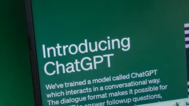 OpenAI تعقد صفقة ضخمة مع AMD لتعزيز قدرات الذكاء الاصطناعي-2. 7 a laptop computer with the word chatgpt on it